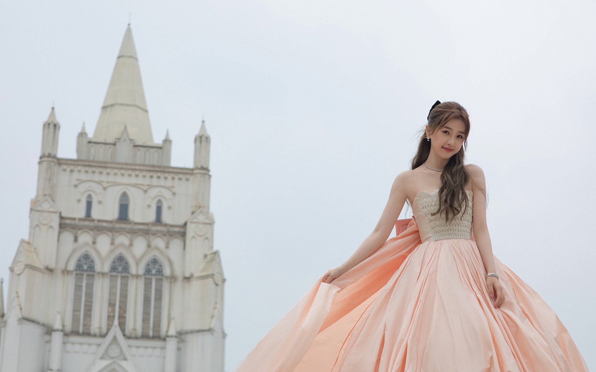 九游体育官网入口-年龄差距引发关注：老将年轻新秀的对决，年轻与年龄无关